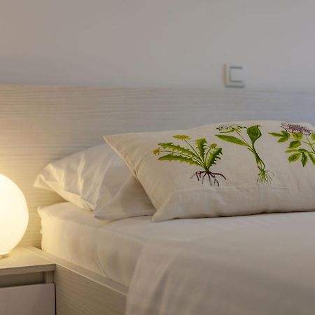 Olive Tree Apartments Подстрана Экстерьер фото