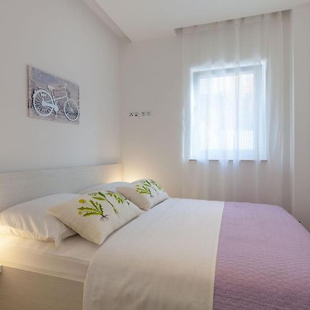 Olive Tree Apartments Подстрана Экстерьер фото
